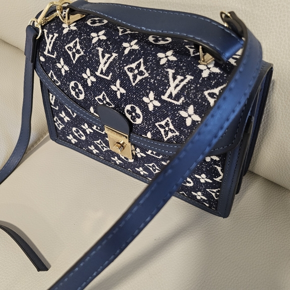 Elegant Designer Navy Monogram Satchel - Picture 7 of 7